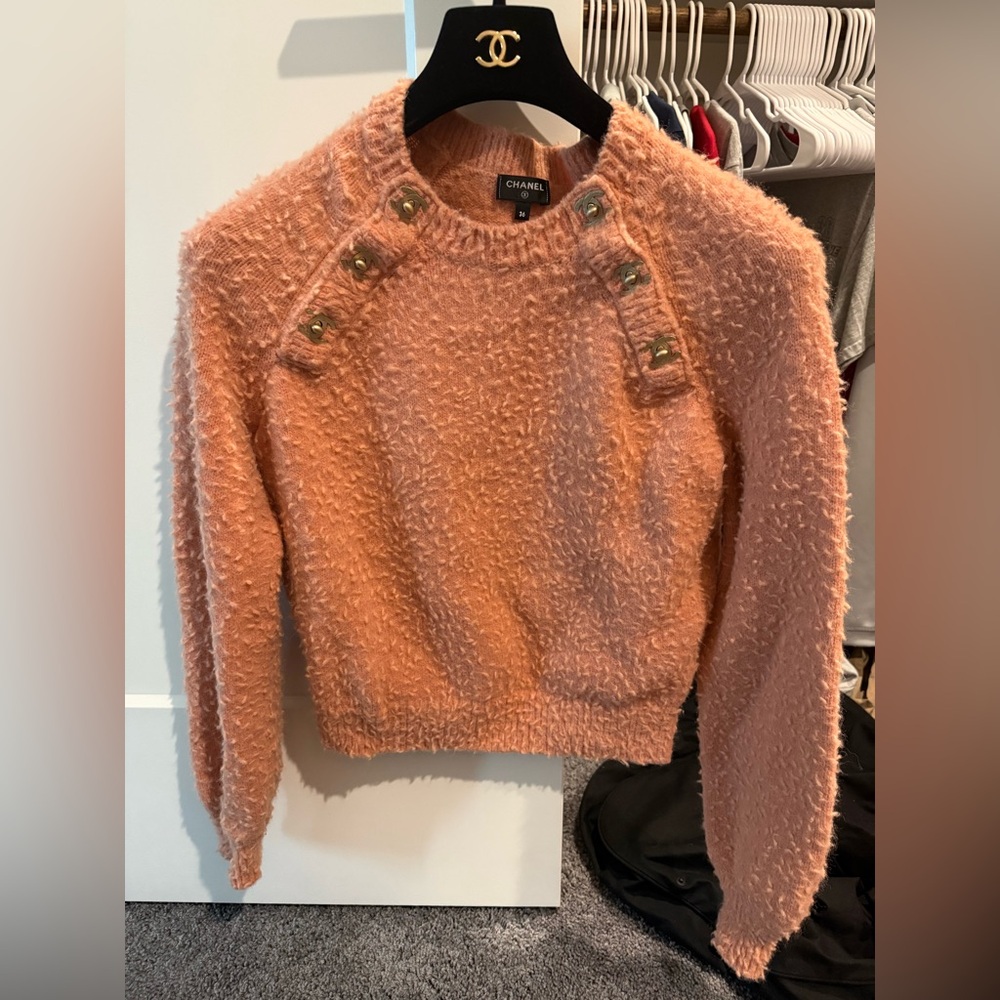 CHANEL 21B Coral Wool Alpaca CC Turnlock Set
